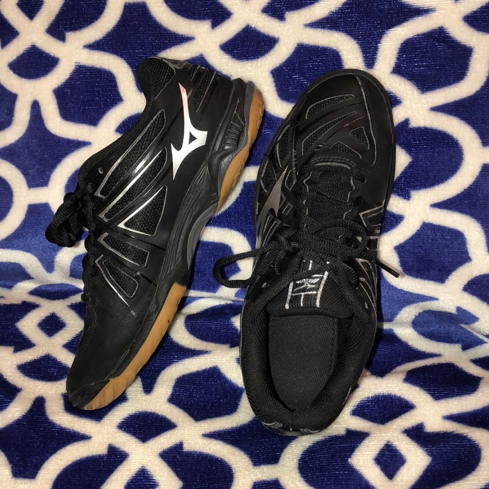 Mizuno volleyball shoes